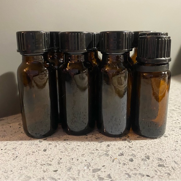 Small Amber Glass Vials - Picture 3 of 3